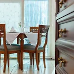 Heritage Sikaa Готель Трогір