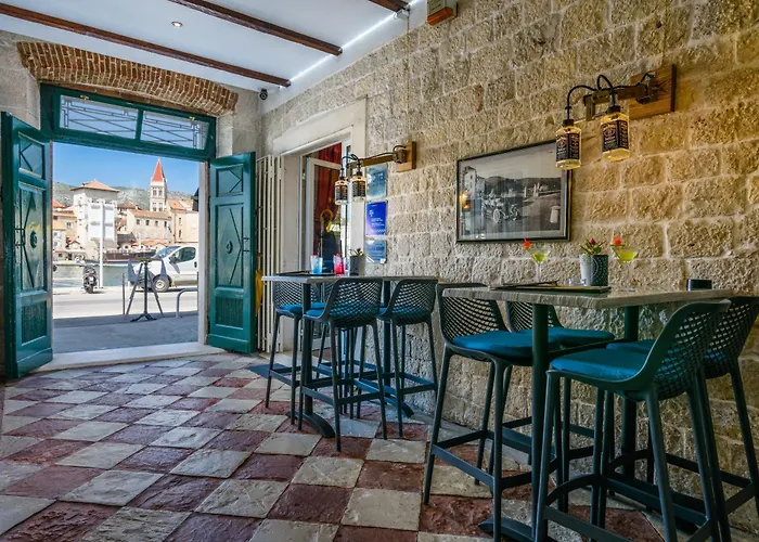 Heritage Sikaa Hotel Traù