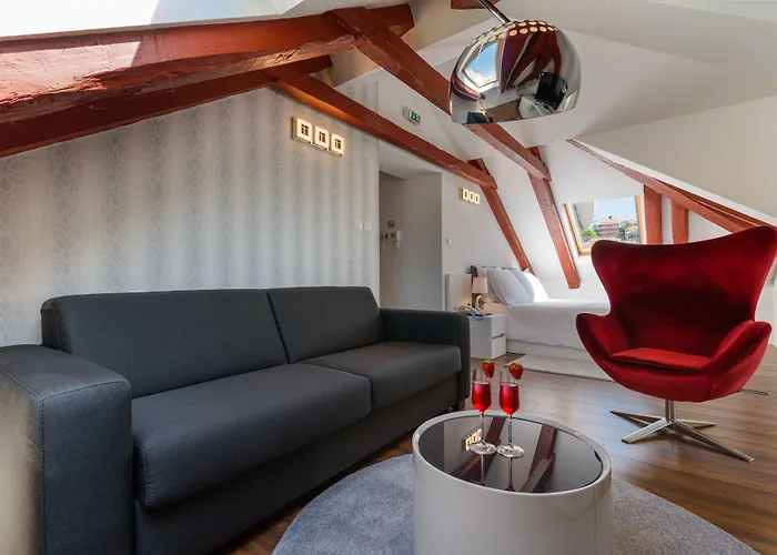 Heritage Sikaa Hotel Traù